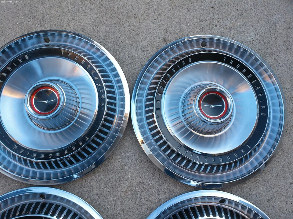Комплект из 4 колпаков колес 1966 Ford Thunderbird 15 дюймов б/у - Изображение 3 из 4