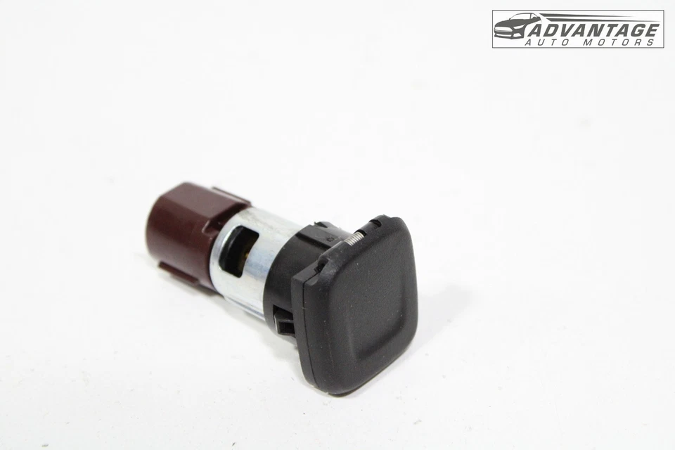 2016-2024 CHEVROLET CAMARO CENTER CONSOLE POWER OUTLET SOCKET 25774623 OEM - Image 2 of 4