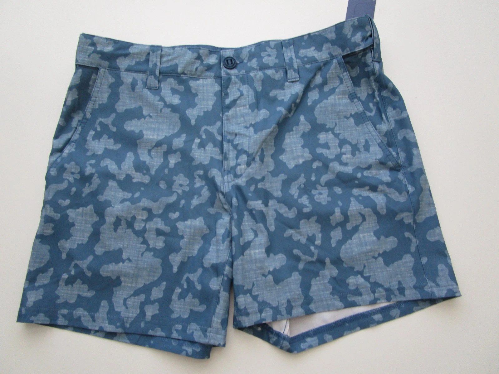 Mens Large Huk Fishing Shorts Pursuit Running Lakes camo blue NWT
