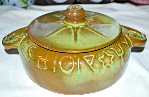 VTG Frankoma Pottery Prairie Green Wagon Wheel 94V Covered 2 Qt Casserole Dish