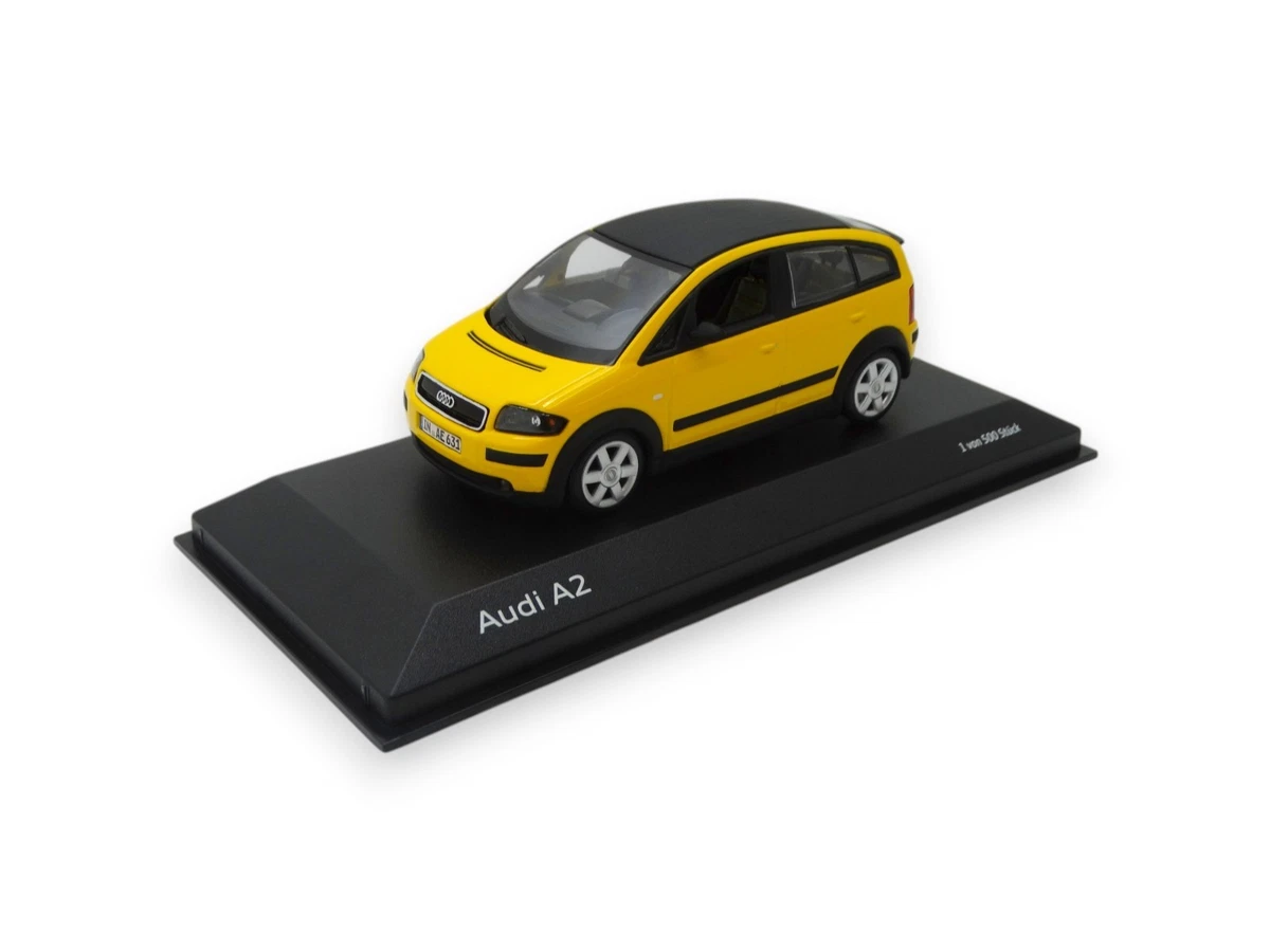 Voiture de 2002 couleur grise - AUDI RS6 Avant