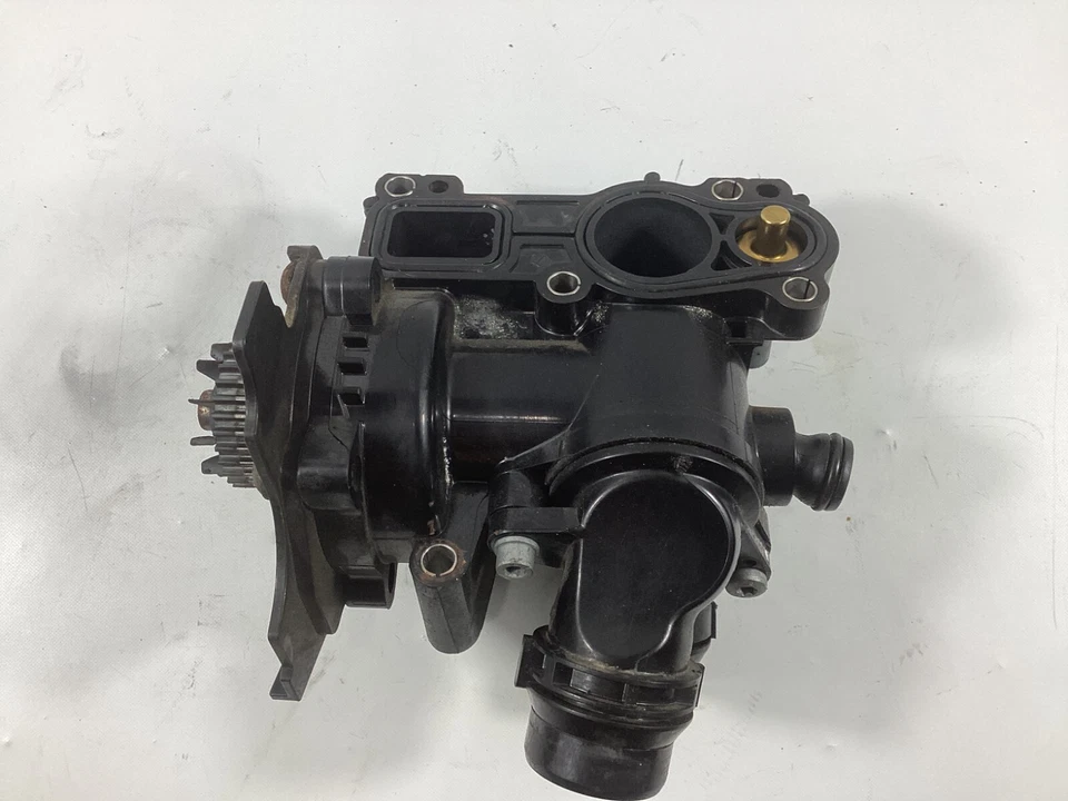2011 - 2016 Volkswagen Tiguan Jetta Engine Water Pump 06H121026CF OEM . - Image 3 of 4