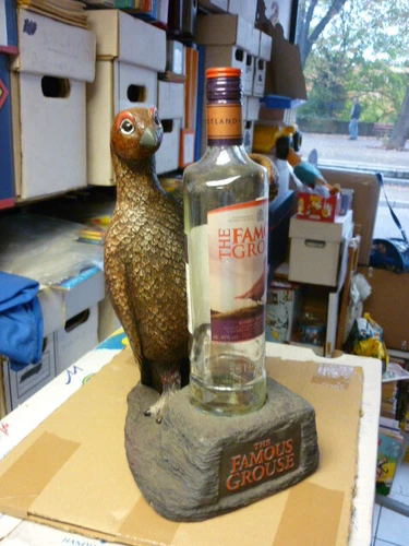 RARE FAMOUS GROUSE ADVERTISING RESIN FIGURE / 33 X 18 CM