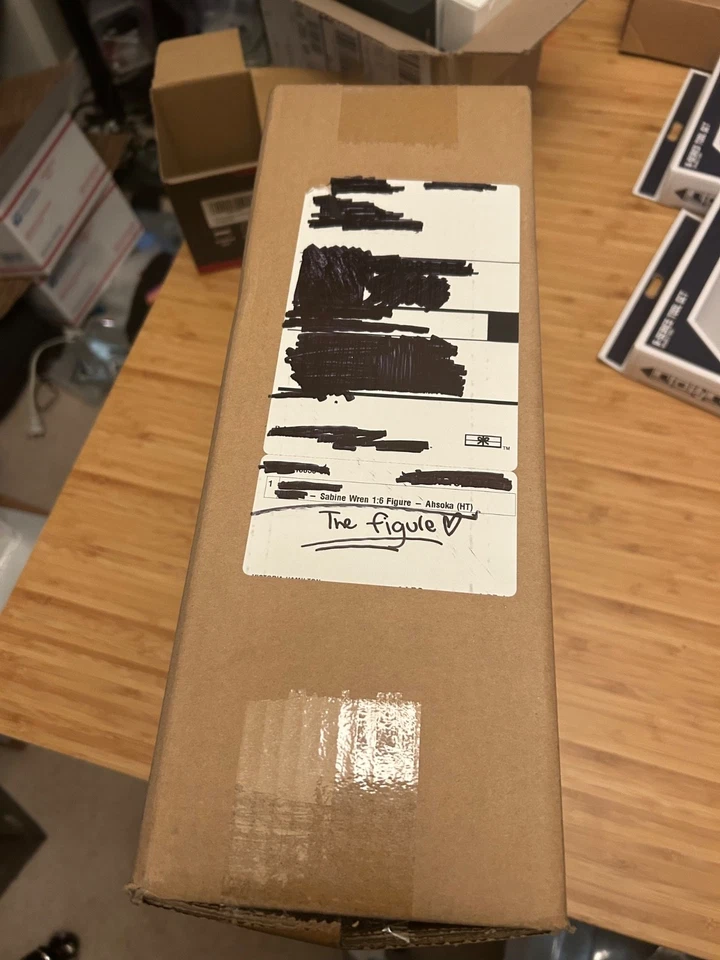 Hot Toys SELLADOS: Sabine Wren Foto 4 de 4