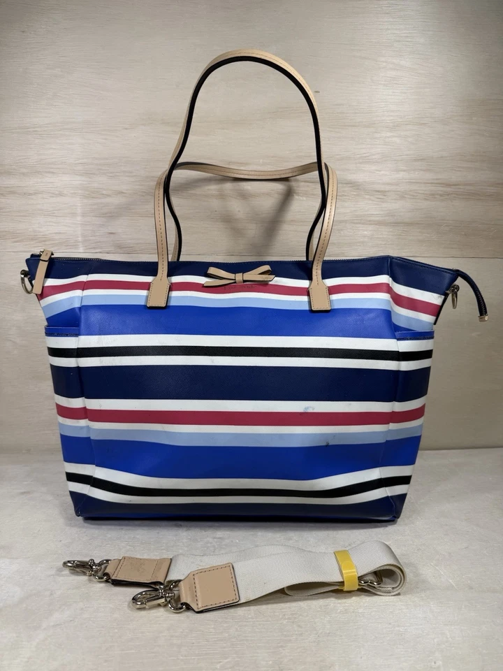 Bolso de hombro Kate Spade Adaria multicolor a rayas de vinilo recubierto de cuero con lazo Foto 4 de 4