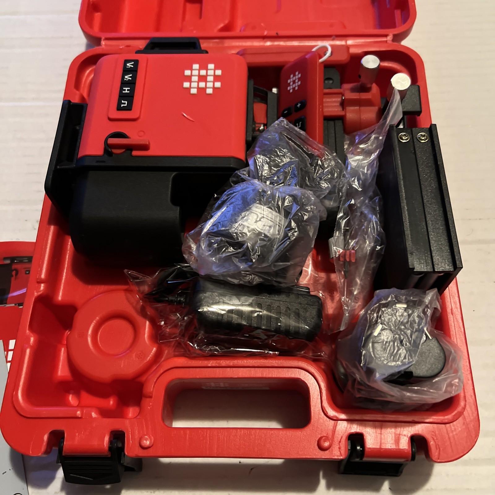 SHIJING Laser Level Kit, Cross Line Laser (Model 7859G) Brand New