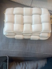 Bottega Veneta TheChainCassette White Leather 2wayShoulderBag Maxi Intrecciato