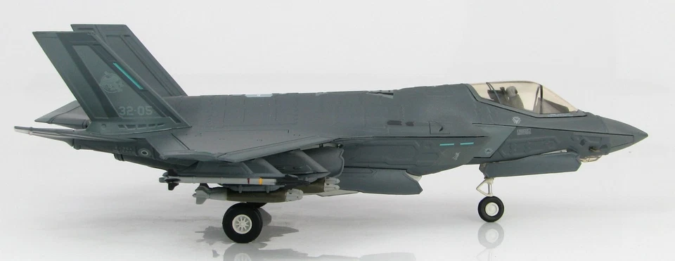 Hobby Master 1:72 F-35A II JSF Aeronautica Militare Italiana XIII Gruppo HA4415 - Image 2 of 4