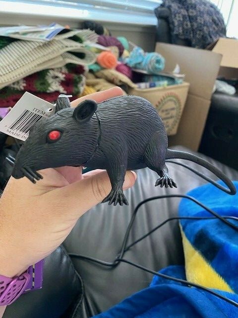 5 INCH BLACK VINYL RAT SQUEEKY SOUND HALLOWEEN HAUNTED HOUSE PROP
