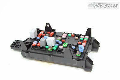 2016-2018 CADILLAC CT6 REAR POWER DISTRIBUTION JUNCTION FUSE RELAY BOX BLOCK OEM