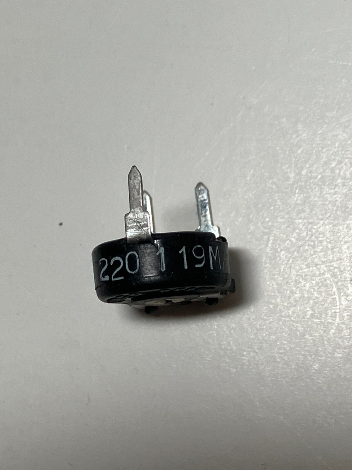 Lot of 10 PIHER Trimmer PT10LV10-221A2020 NEW! 220 OHM 0.15W PC PIN TOP