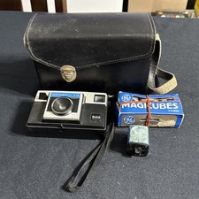 Vintage Kodak Instamatic X 15 Point  Shoot Film Camera Prop w/ Bulbs  Case