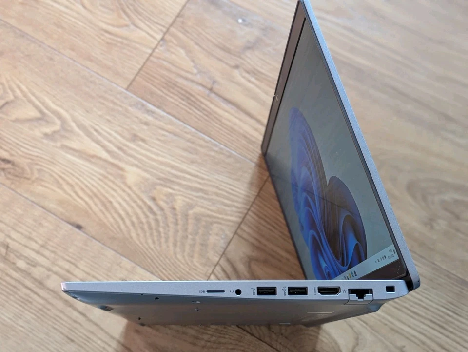 Dell Latitude 5530 Core i5 1245U 16GB RAM 256GB SSD 15.6" Full HD 12th Gen 658 - Image 3 of 4