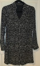EXPRESS DRESS WOMEN'S Size XS Button up Black/White Long Sleeve Lined