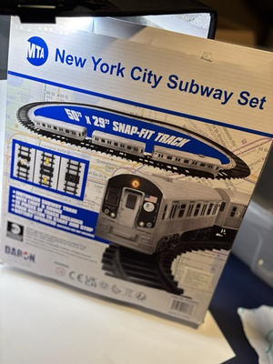 #ad New York MTA Motorized Subway Train Set w Track Lights and Sounds Tested Works $29.00