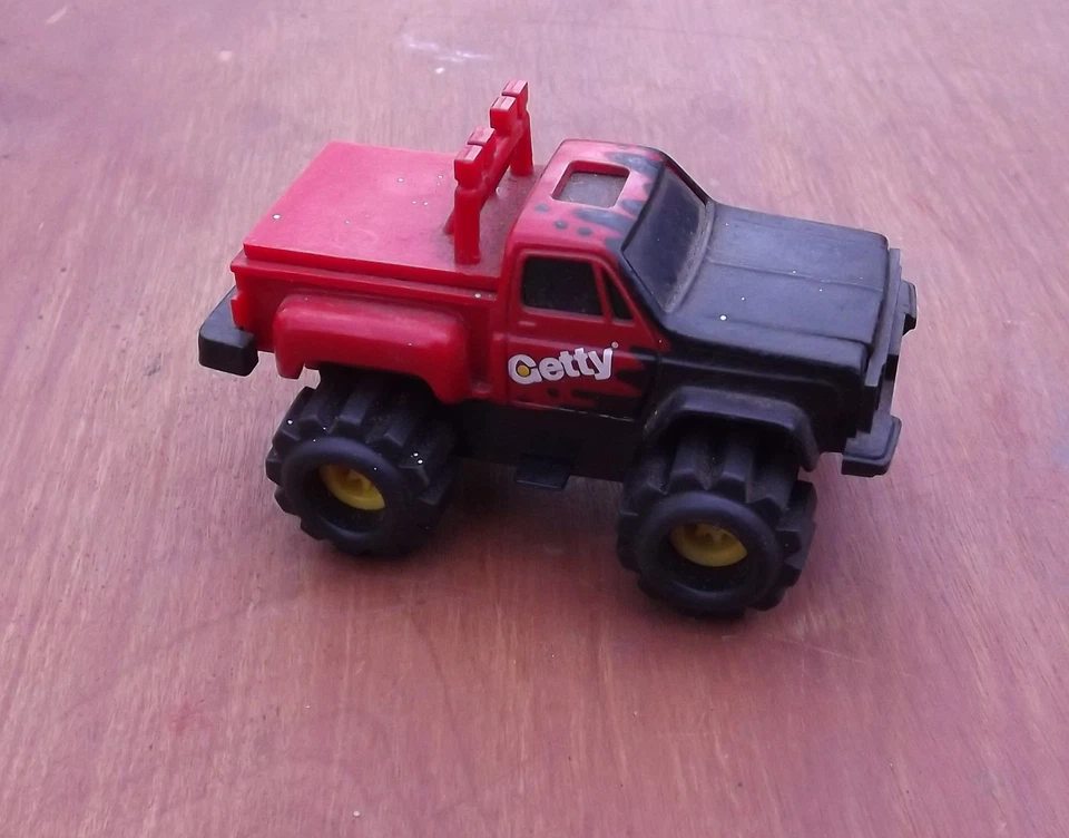 Stompers 4x4 Getty Chevrolet Scottsdale Stepside Truck Schaper Runs Works - Image 2 of 4