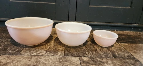 Rare Fire King Pink Beaded Edge Rim Nesting Bowl Set Of 3. HTF. Pyrex.