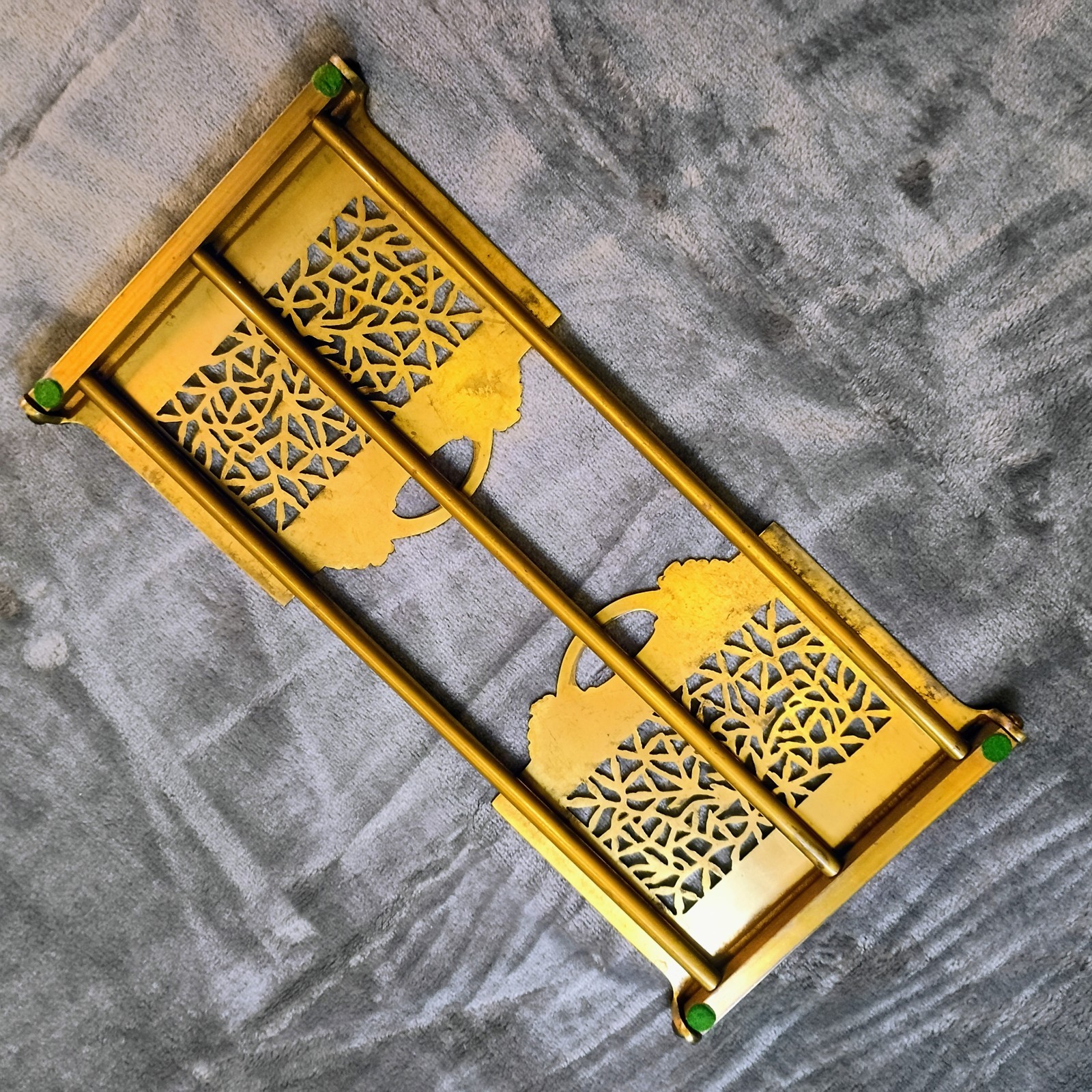 Bradley & Hubbard Antique “Frogskin” Leaves Expandable Brass Book Rack 12-22 In.