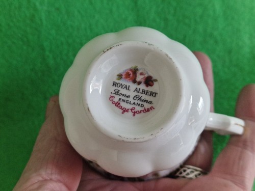 Taza de café pequeña Royal Albert Cottage Garden - Imagen 6 de 9
