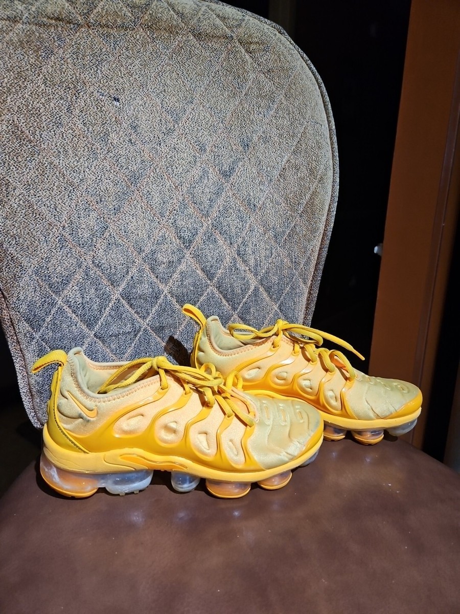 nike air vapormax plus gold