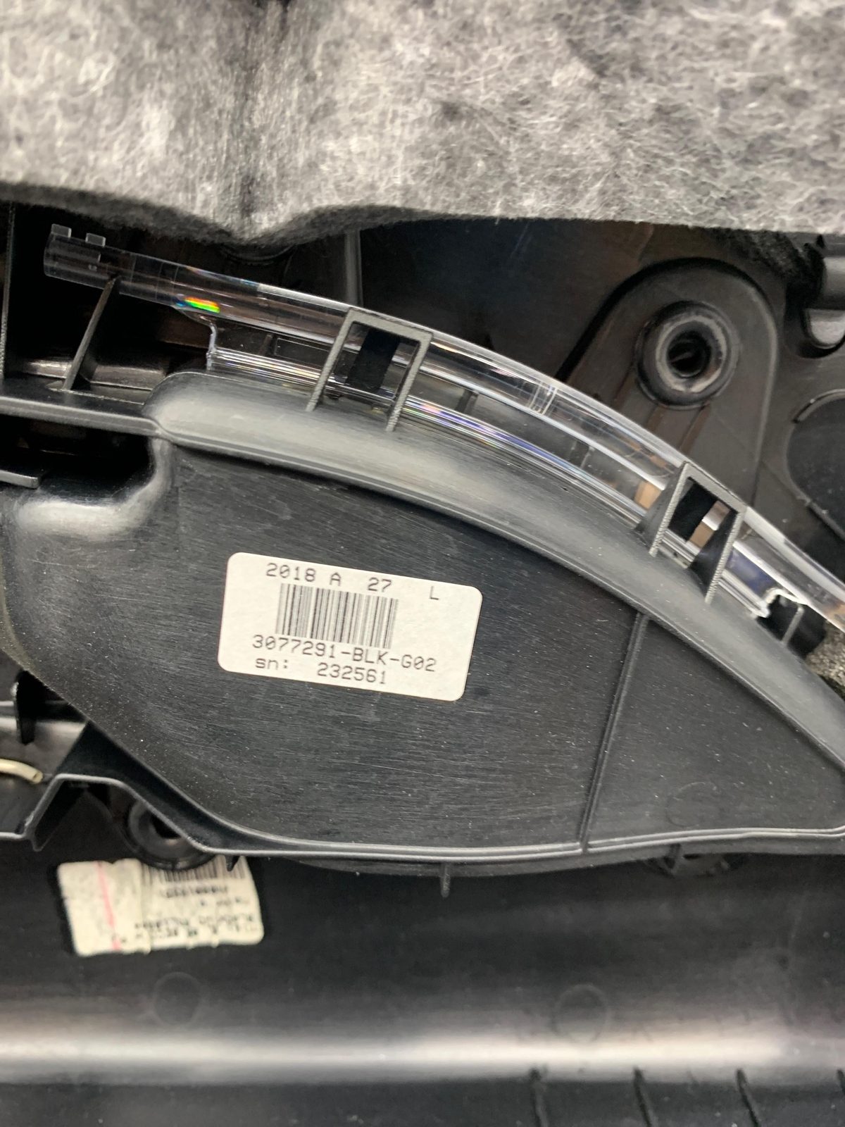2017 - 2020 MASERATI LEVANTE OEM REAR LEFT DOOR TRIM PANEL | BLACK 54723077622