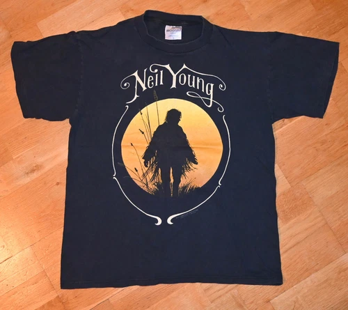 NEIL YOUNG Rare NYC Concert Tour tee t-shirt M/L 1990s vintage concert t-shirt, vintage, single stitch, B+ condition