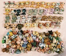 Pet Shop Little Toy Figure Pack Random 3pc Pet and Random 7pcs Accessories