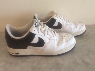 Vintage Nike Herren Sportschuhe Neu Panda Bear 2010 AF1 Niedrig UK 9 Weiß & Schwarz Glanz