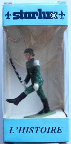 Figurine Starlux - Soldat Allemand De La 2ème Guerre Mondiale - Chargeant Avec Fusil - Référence V13 - Échelle 1 - Occasion