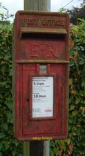 Photo 6x4 Close up, Elizabeth II postbox, Fordon Postbox No. YO25 407 c2016