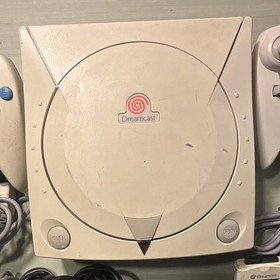 SEGA Dreamcast Console Bundle w/ 2 Controllers, VMU, Cables & 2 Games. Tested.