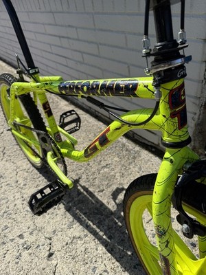 1992 GT Performer (Original) Vintage BMX coin roll frame neon