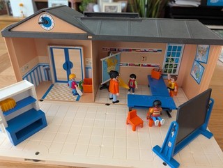 PLAYMOBIL 5941 Take Along School with Teacher and Students