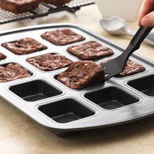 PAMPERED CHEF~BROWNIE  PAN ~ creates 12 corner piece brownies ~ perfect portion