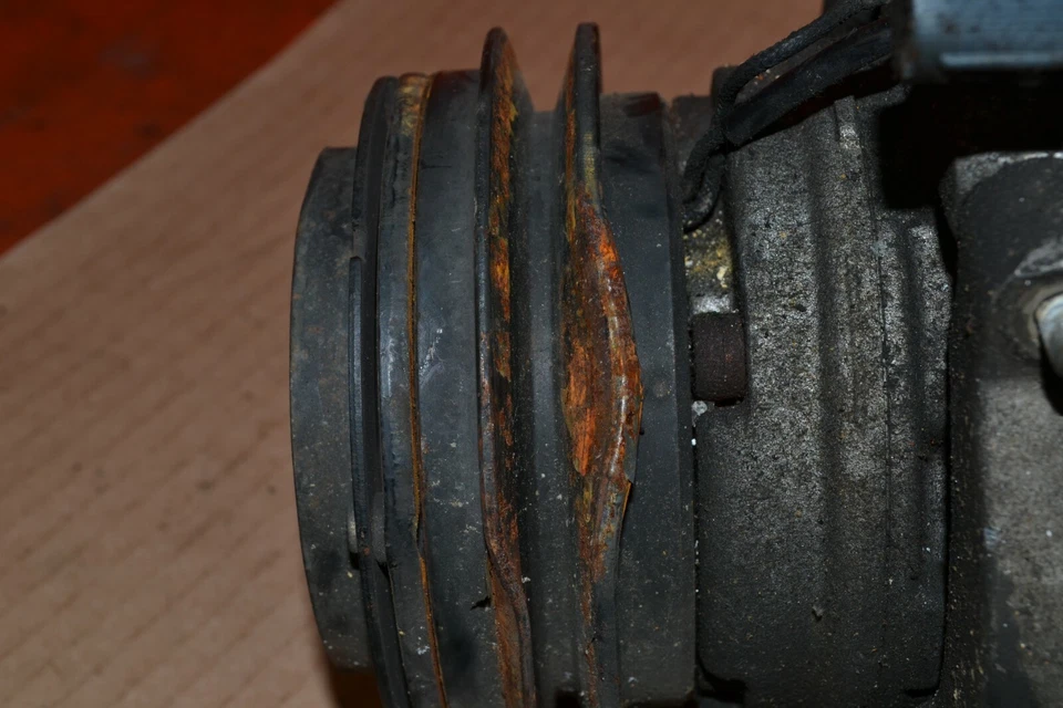 Compresor de aire acondicionado AUDI 200 Quattro 034 260 805C Foto 2 de 4