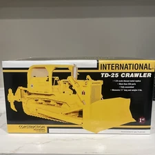 First Gear FIR10-4113 1/25 Scale Dozer - Yellow