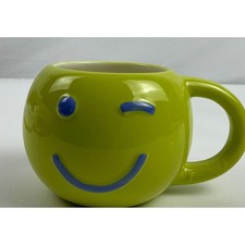 Room Essentials Ceramic Green Wink Smiley Face Coffee/Tea Mug Novelty Cute