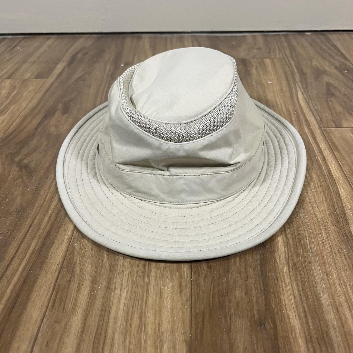 Tilley Hat Bucket Fitted Mens 7 Khaki Olive Airflo Mesh Vent  display picture 3