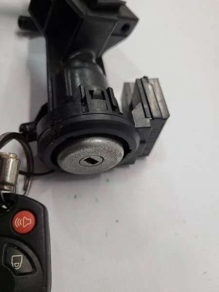 2001 - 19 福特 ESCAPE 点火开关电动开关 — 第 3/4 张图片