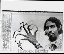 1974 Press Photo "Fingernail growing" world record breaker Mohan Aditya in India