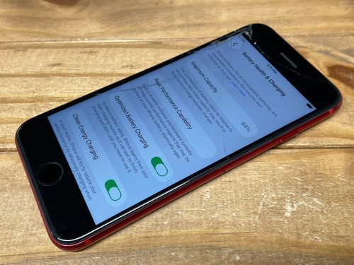 Apple iPhone SE 2nd Gen. - 64GB - RED (Unlocked) A2275 - Works - Cracked Glass - Picture 5 of 9