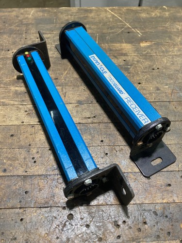 PINNACLE SYSTEMS INC Microgaurd MG-08-0F1-AU w/ emitter and reciever - Picture 3 of 5