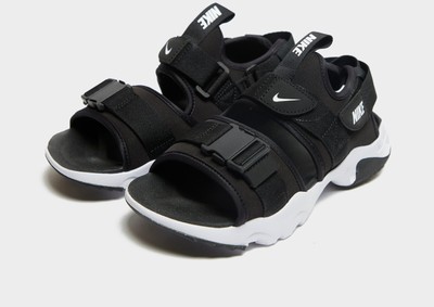 nike canyon women