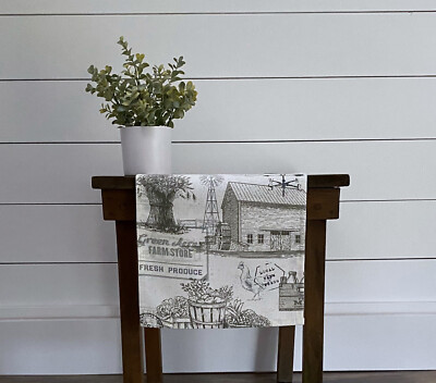 Farmhouse Chicken Table Runner - Country Cottage Home Decor - Beige Cotton Blend