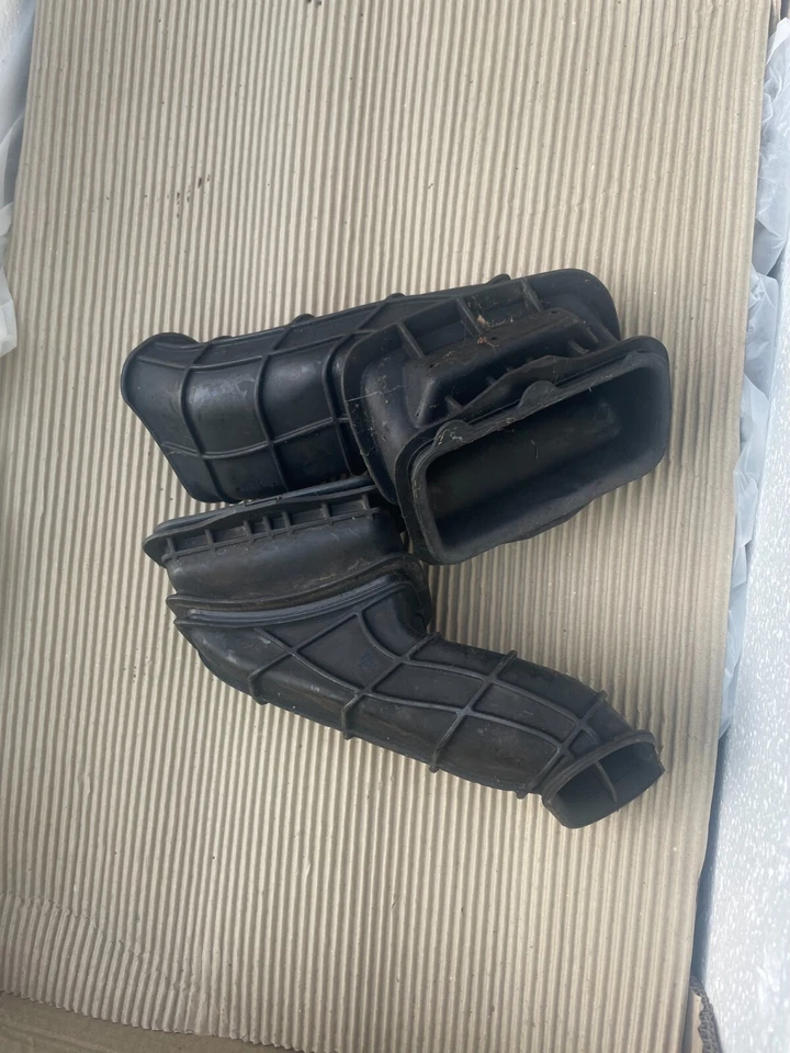 2006-2007 KAWASAKI NINJA ZX10R ZX1000 OEM RIGHT LEFT AIR RAM INTAKE DUCTS TUBES - Image 2 of 2