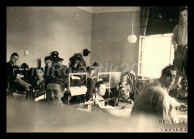 Foto, FFS A/B 24 Olmütz, die Schüler zur Freizeit a.d. Stube 2, 1942, 5026-996