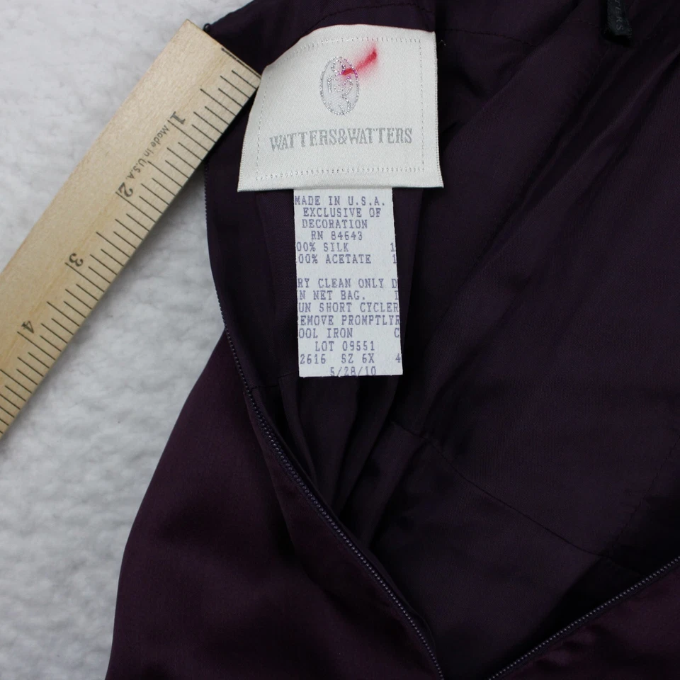 全新 Watters & Watters 42616 女孩伴娘礼服 尺寸 6 闪亮紫色丝绸 — 第 3/4 张图片