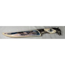 Cuchillo Coleccionista Decorativo Paquete de Lobo con Pomo Cabeza de Lobo y Funda de Escena de Invierno