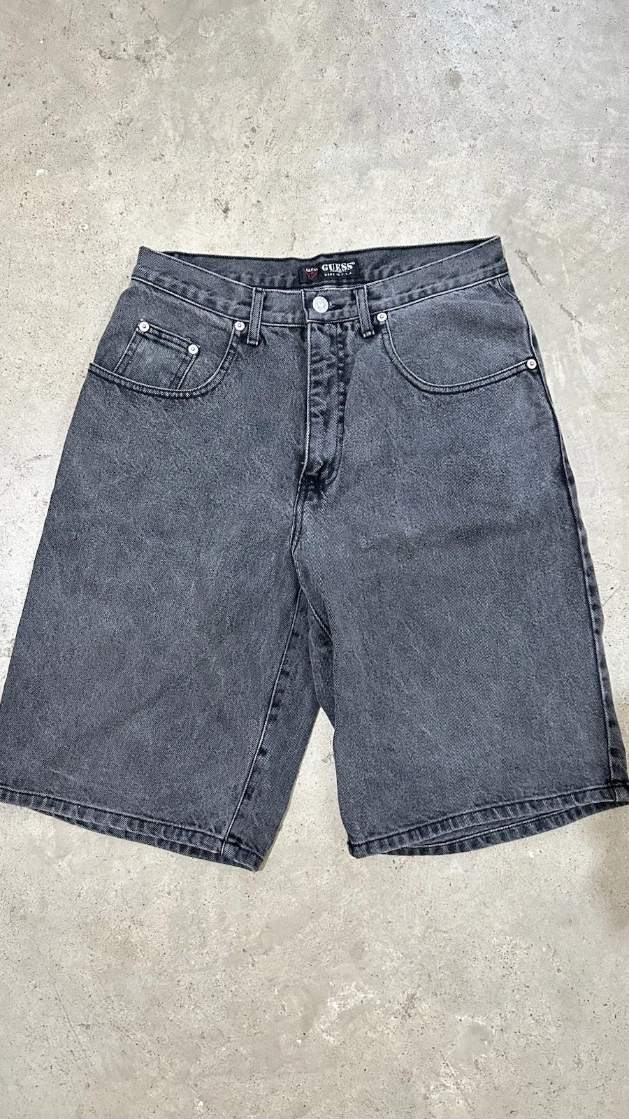 GUESS Gray Cotton Denim Shorts Regular Fit Medium Wash 5-Pocket Zip (29)
Opens in a new window or ta