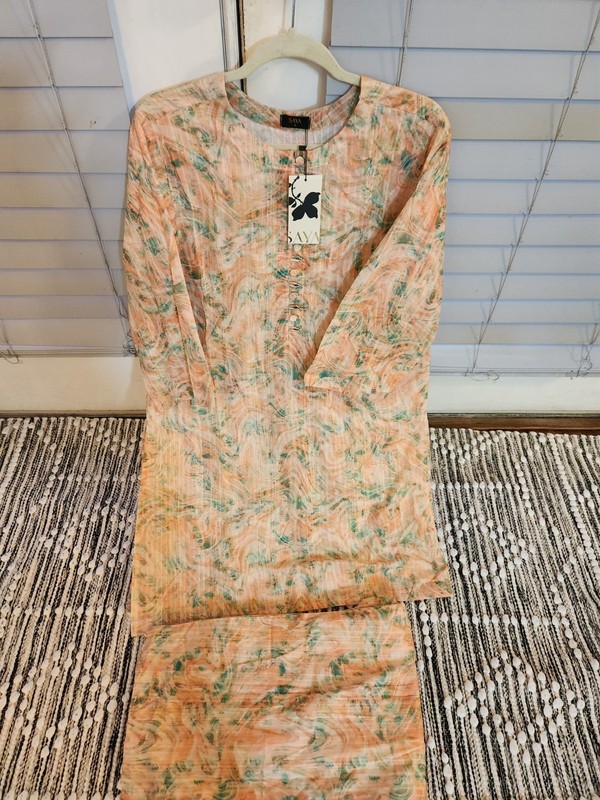 Brand New  Shalwar Kameez Bust Size 44 Saya.